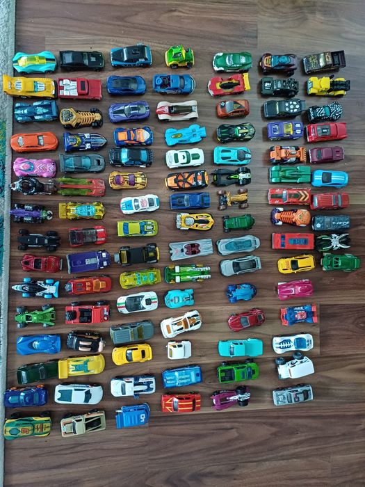 Hot wheels , zestawy resoraki , monster truck