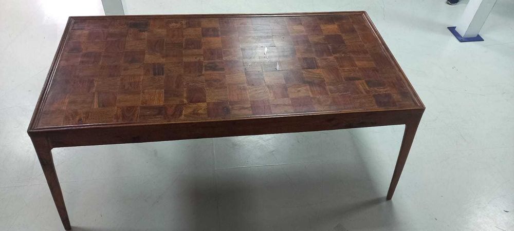 Mesa de sala de Jantar de madeira