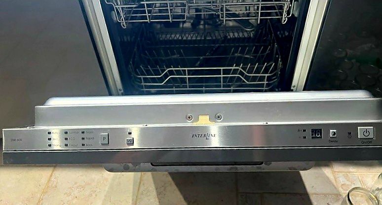 Посудомийна Interline DWI609 широка 60 см на 12 комплектів вбудована
