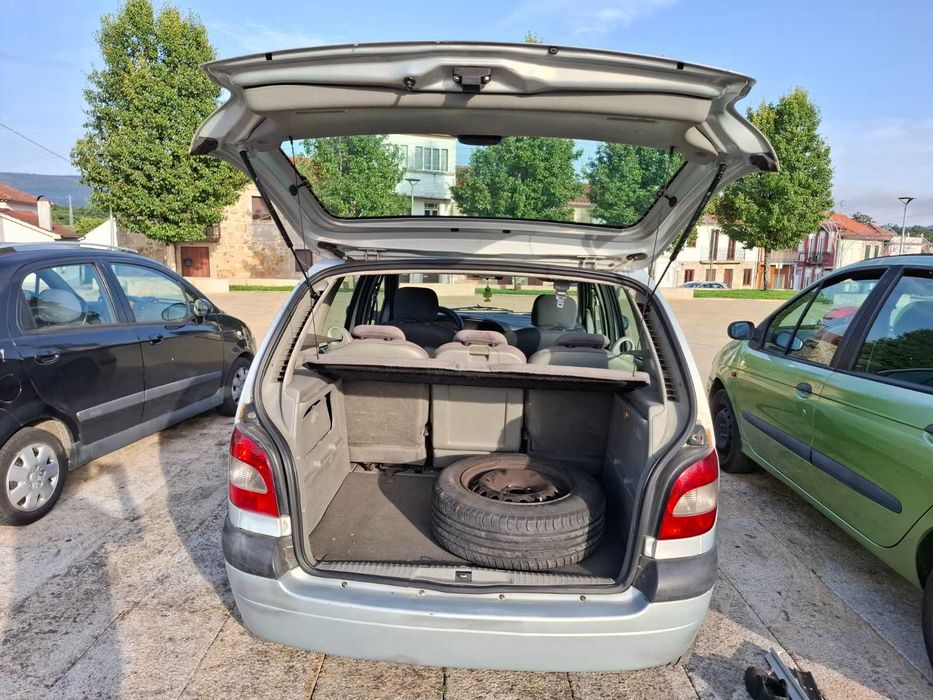 Renault megane scenic 1.4 gasolina – reliable family car – registered in Portugal, Next IPO Inspection: Valid until 26 April 2027