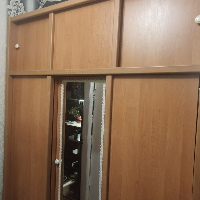 Меблі в коридор ,шафа