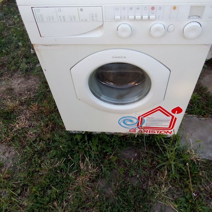 Стиральная машинка ARISTON. N
