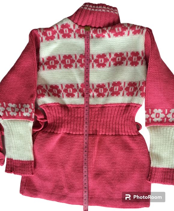 Кофта тепла в'язана на дівчинку