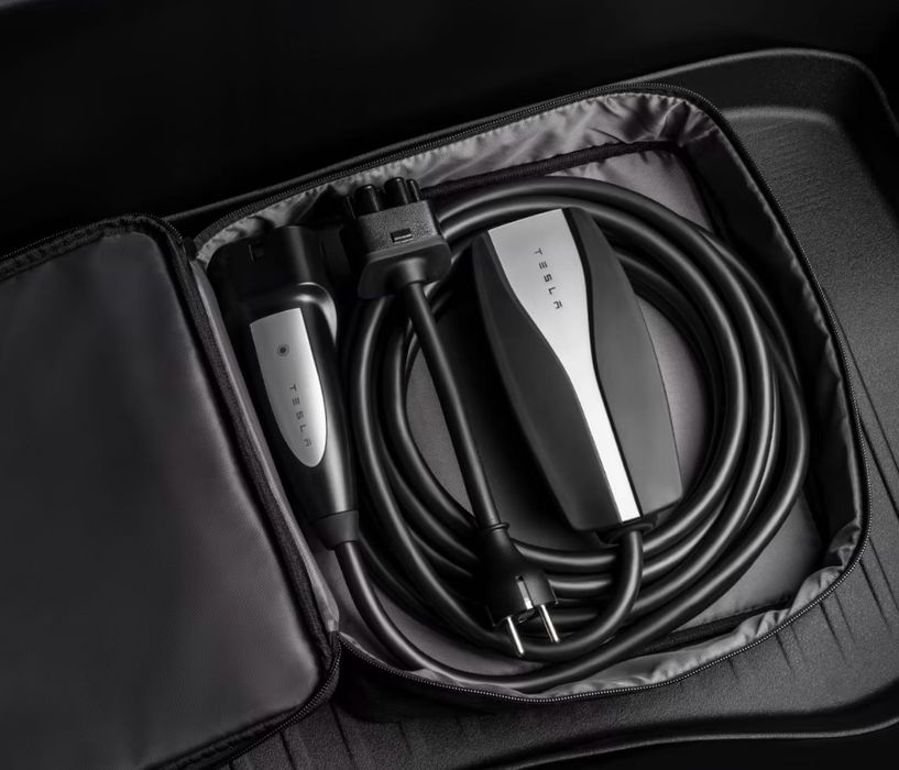 Європейська Зарядка Tesla Universal Mobile Connector Gen 2