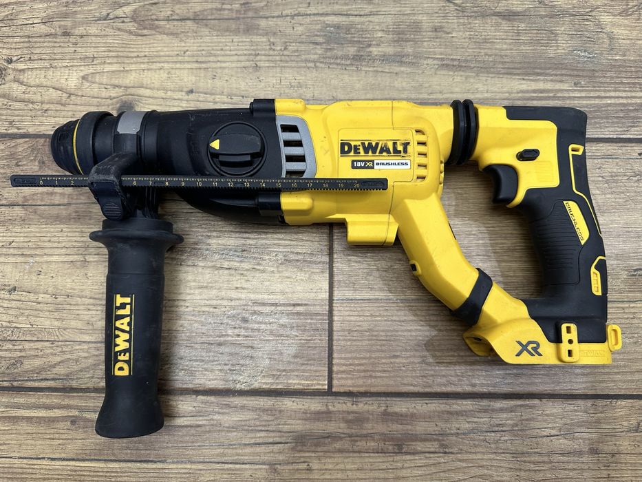 Młotowiertarka udarowa 3,0 J 18V Dewalt DCH263 | 2024r.