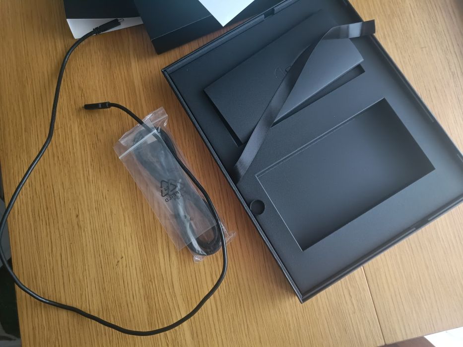 Monitor e-ink z ekranem dotykowym Onyx Boox Mira 13,3