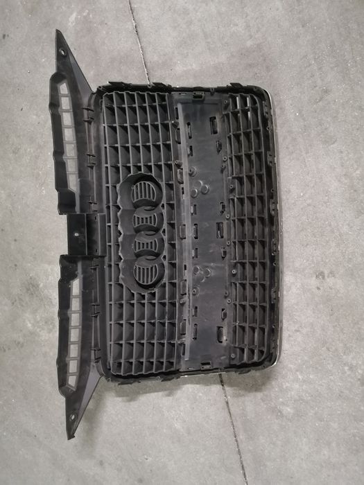 Grelha audi usada