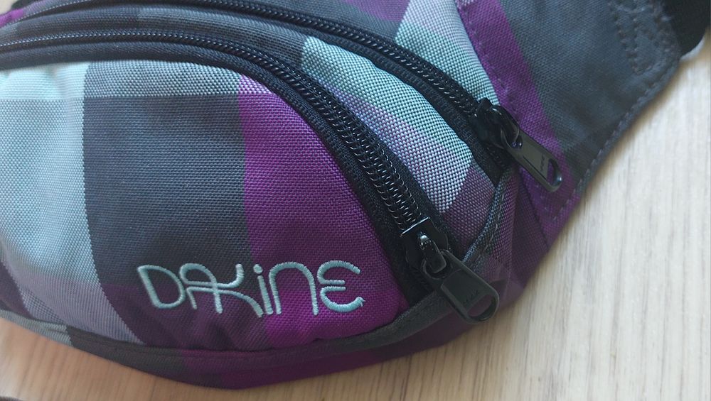 Сумка поясная б/у, бананка Dakine