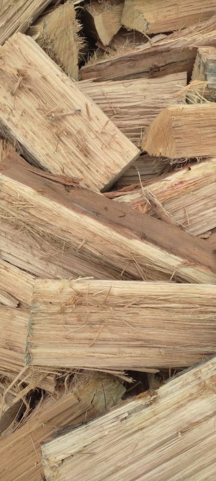 Lenha Seca Eucalipto/Pinho