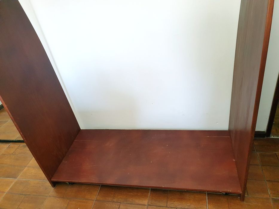 Estendal vintage para roupas / arara em madeira com rodas