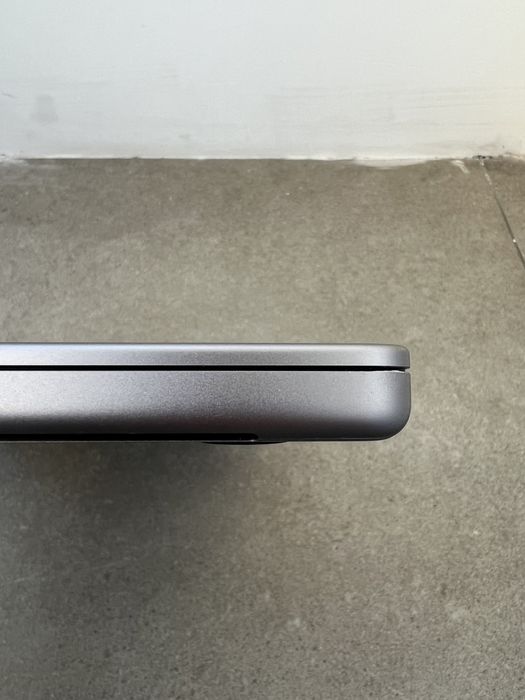 990$ MacBook Pro 14 2021 MKGP3 M1 Pro / 16 GB / 512GB SSD