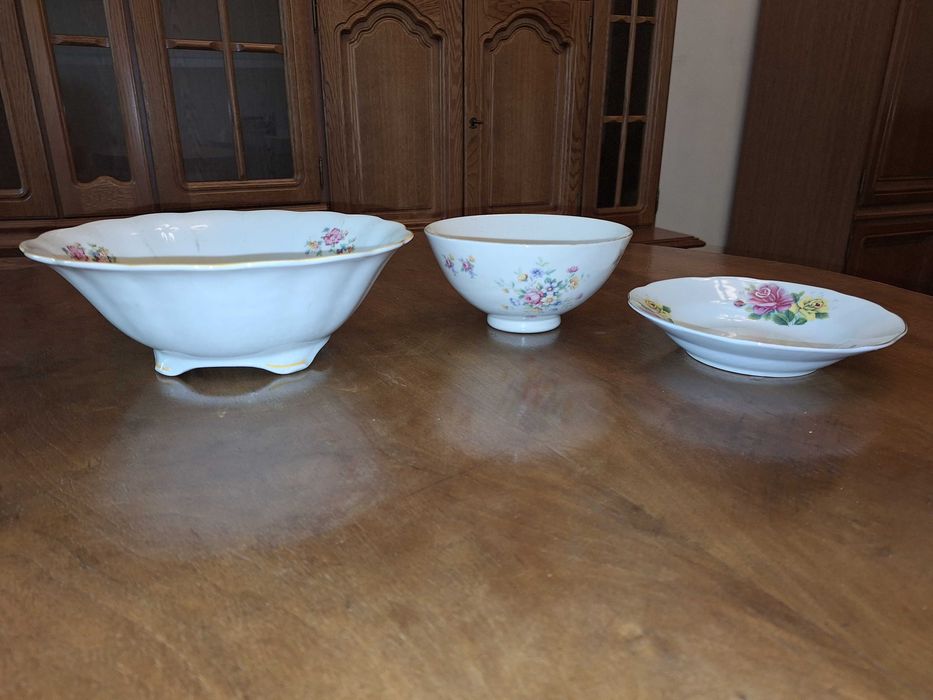 Miseczki porcelanowe w kwiaty różne 3 sztuki PRL