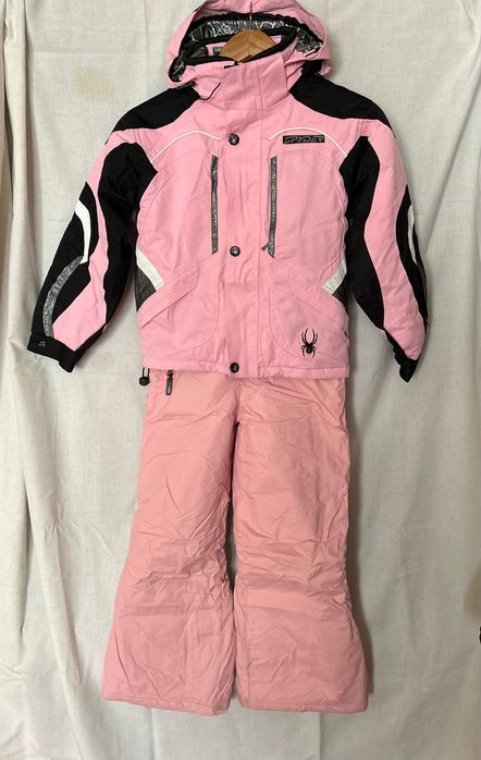 Лыжный костюм детский, фирма Spyder, размер М на рост 134см