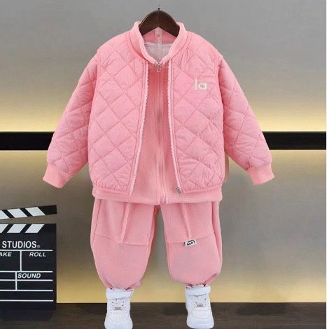 Дитячий костюм-трійка з жилеткою на зріст 140 си