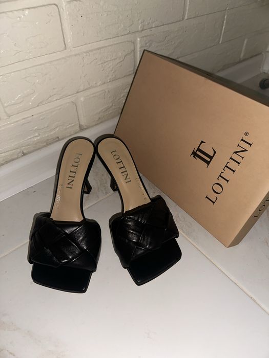 Мюлі чорні , 36 розмір