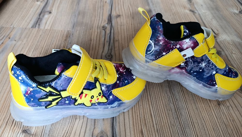 Świecące buty Pikachu, ładowane USB, r. 29