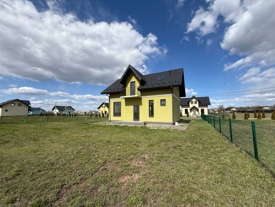 Продаж готового будинку на великій ділянці! Без комісії