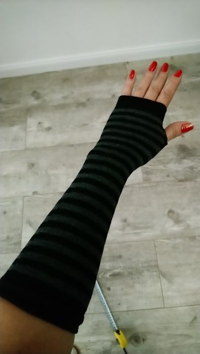 Mitenki, rękawiczki bez palców,  dzianinowe, długie,paski czarny/szary