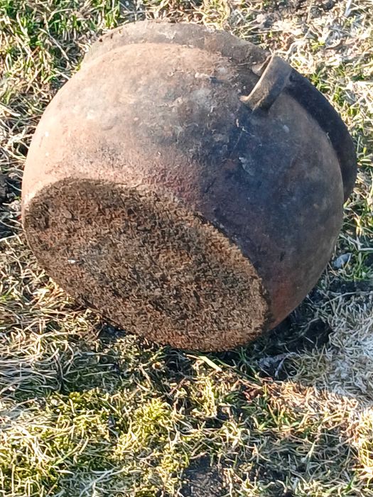 Stary Żeliwny kociołek