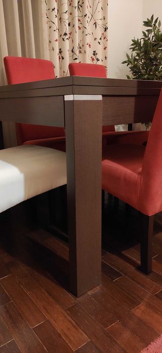 Mesa de jantar em ótimo estado (praticamente nova)