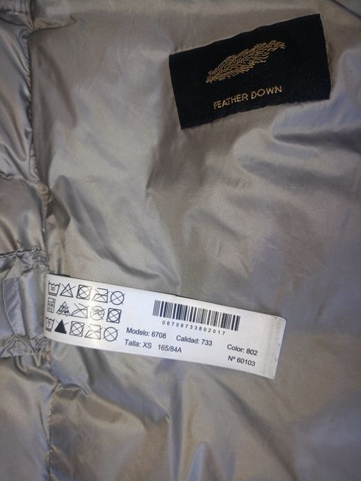 Elegancka, lekka damska kurtka puchowa Massimo Dutti w rozmiarze XS