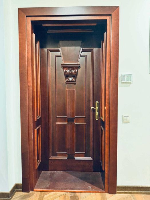 Продається просторий  будинок в Центрі