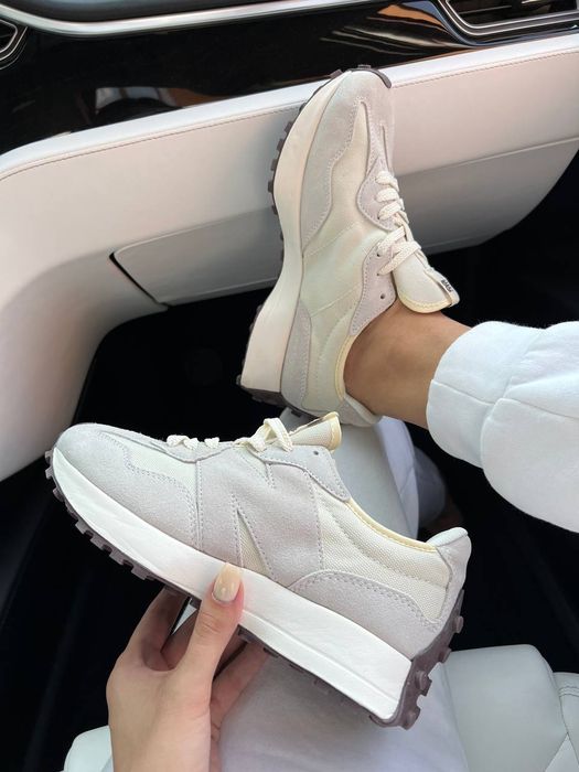 36-45 New Balance 327 Cream
