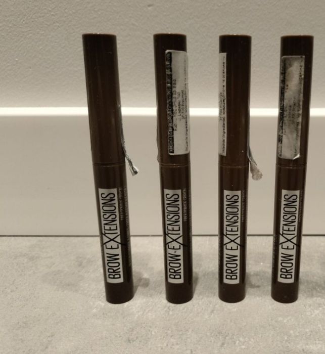 Maybelline Pomada / Sztyft Do Brwi  04 Medium Brown Brow Extensions