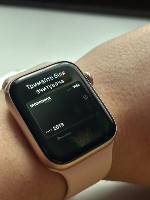 Apple Watch Series 5 44 mm — чудовий стан!