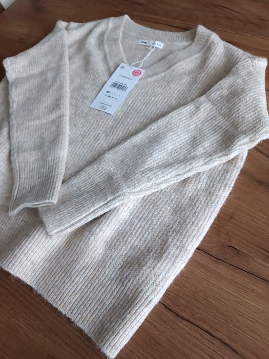 Sweter beżowy Sinsay