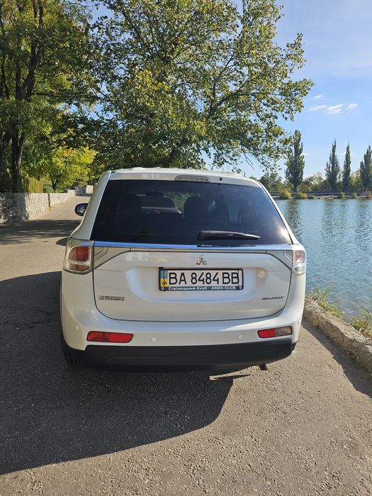 Продам  Mitsubishi outlander  2013р