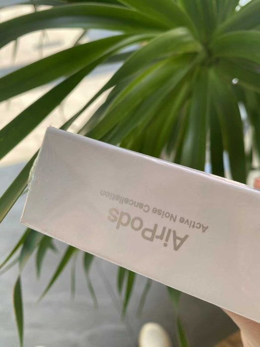 Słuchawki Bluetooth Apple AirPods 4  nowe