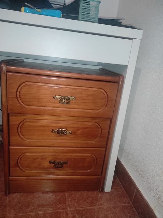 Moveis Madeira. 5 peças.