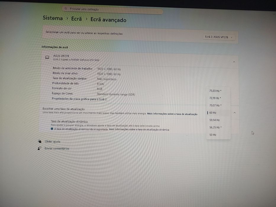 Monitor Curvo AOC e Monitor plano ASUS