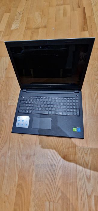 Laptop DELL inspiron 15 Seria 3000