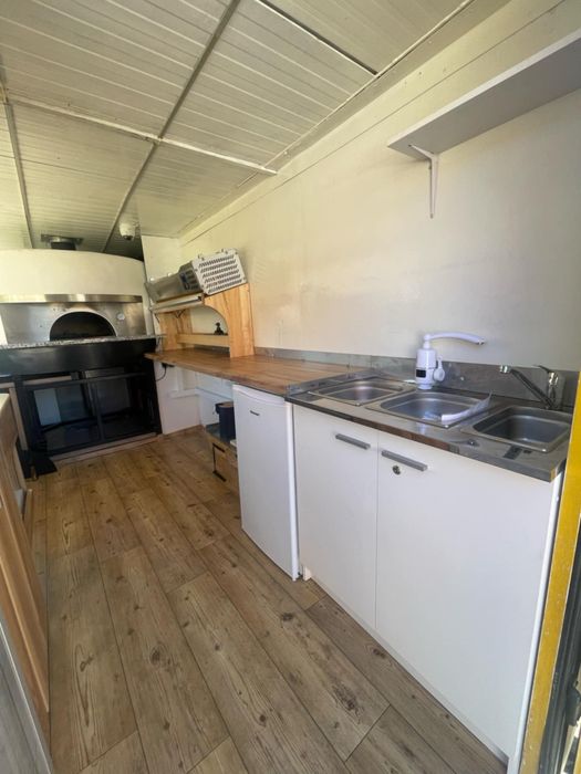 Piec do pizzy opalany drewnem