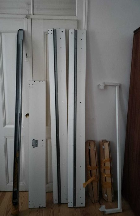 Cama - Estrutura de cama, trave central em aço e estrado de ripas