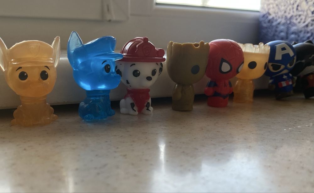 Продам фигурки щенячий патруль и марвел