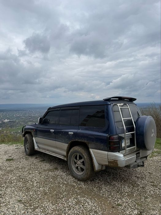 Mitsubishi Pajero 2