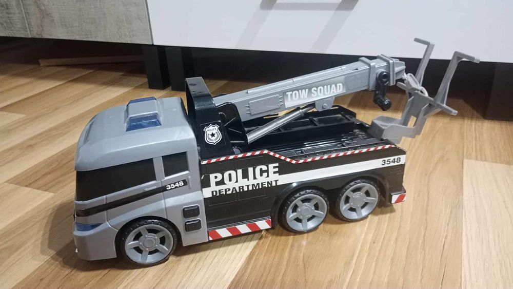 Policja holowniki jeep