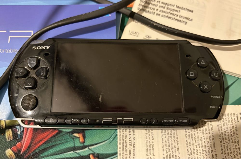 PSP 3004 com caixa e manuais