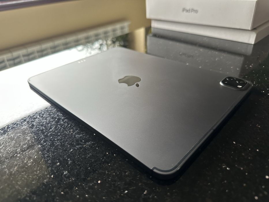 iPad Pro 11 cal. 3 gen. 128 GB Wi-Fi + Cellular