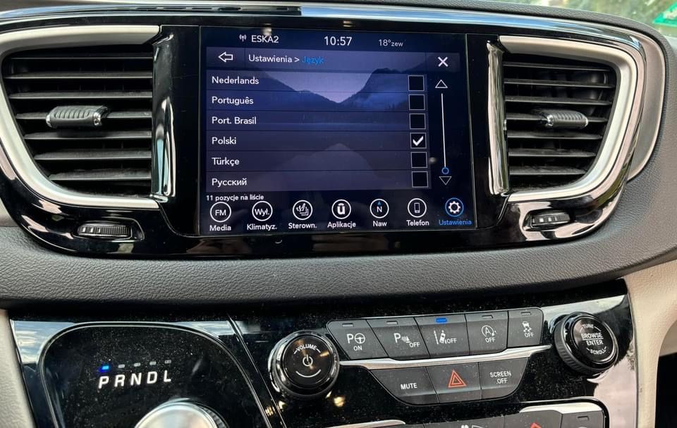 Radio Panasonic Chrysler Pacifica po konwersji mapy polski lektor
