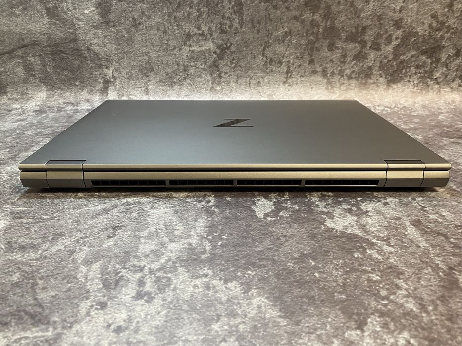 HP ZBook 17 G7 Xeon W10885M 8ядер 32Gb 512gb RTX4000 8Gb 17,3” FHD IPS