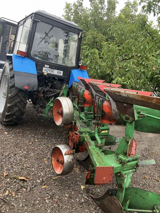 Продам плуг оборотний трьох корпусний