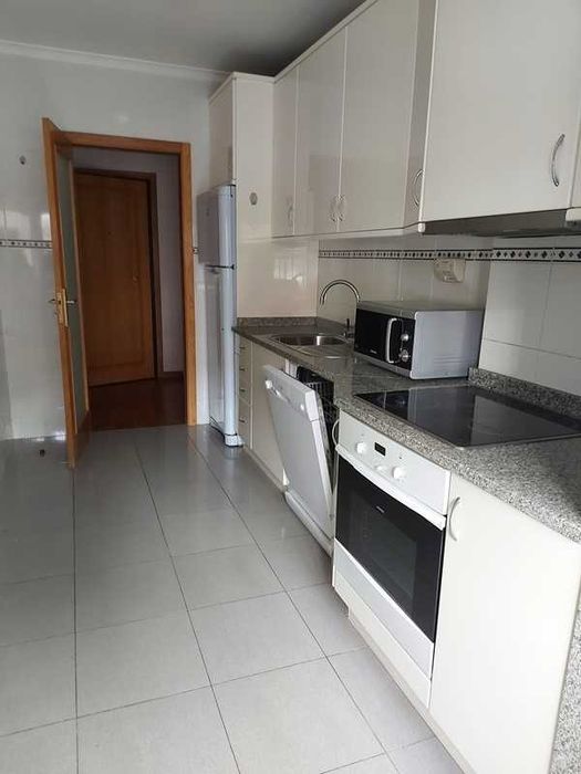 T1 na Rua Alves Redol a 2min. do centro do Marquês - Porto