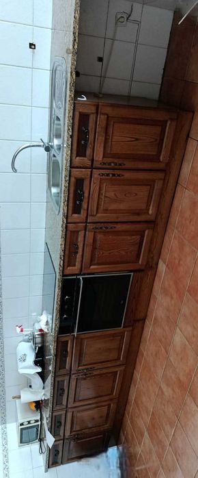Mobília de cozinha em ótimo estado
