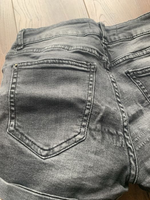 Damskie spodenki z czarnego jens Reserved