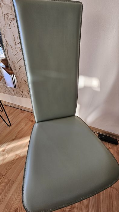 Krzesła stołowe komplet 4 szt niklowane i tapicerowane. Stan idealny