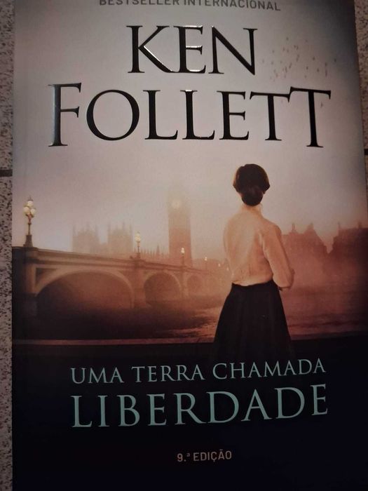 Vendo livros em bom estado, com pouco uso